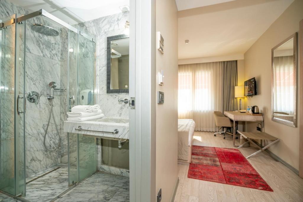 A bathroom at The Gate Ataşehir Finance Centre