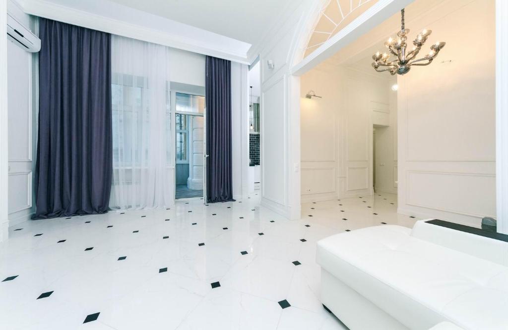 Ένα μπάνιο στο Luxury beatiful apartment on Pyshkinska street