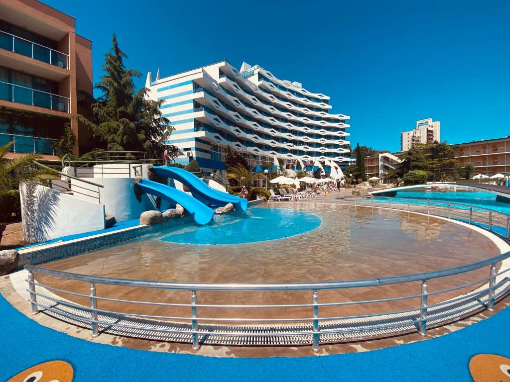 Bazén v ubytování Two bedroom apartment in Trakia Sunny Beach nebo v jeho okolí