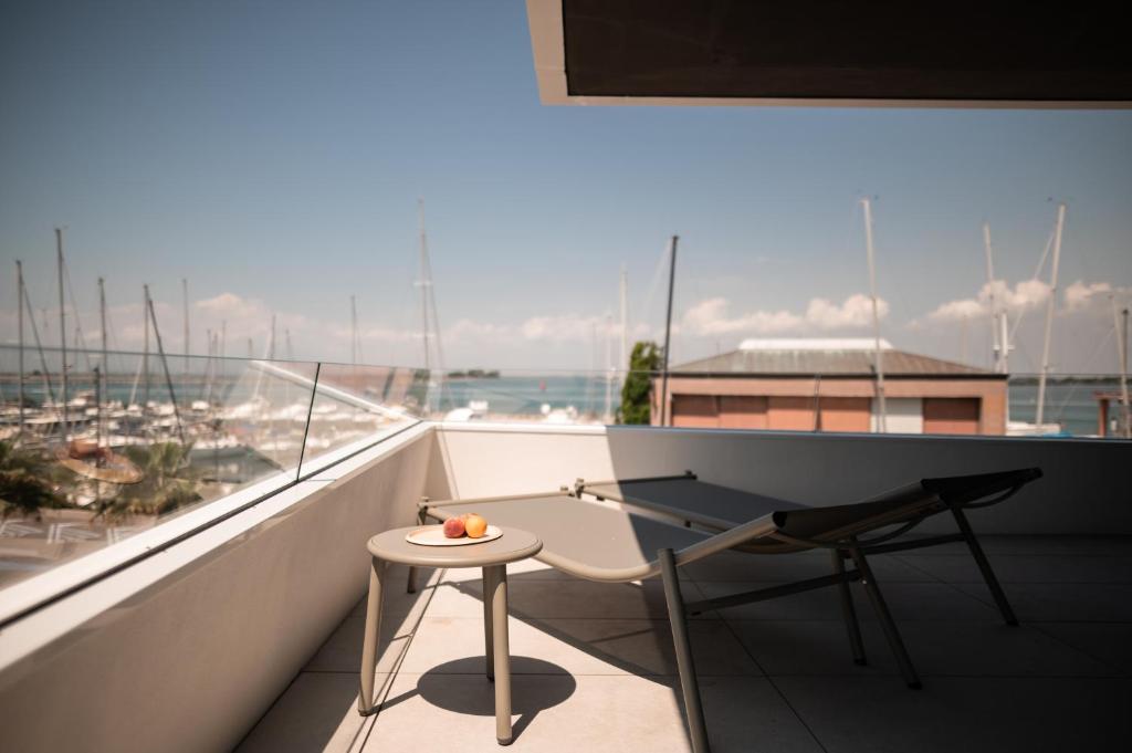 Balkón nebo terasa v ubytování Laguna Faro Suites - Adults Only