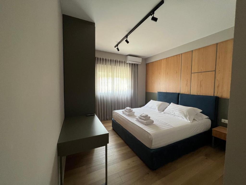 Coral Apartments - Image 2