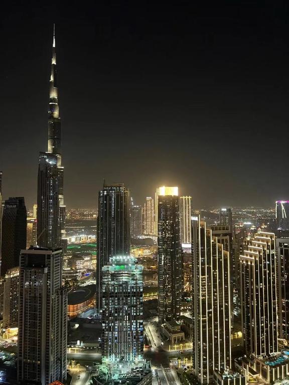 Nespecifikovaný výhled na destinaci Dubaj nebo výhled na město při pohledu z apartmánu