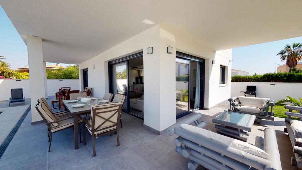 Luxury Modern & Sunny Villa, San Juan de Alicante – Updated ...