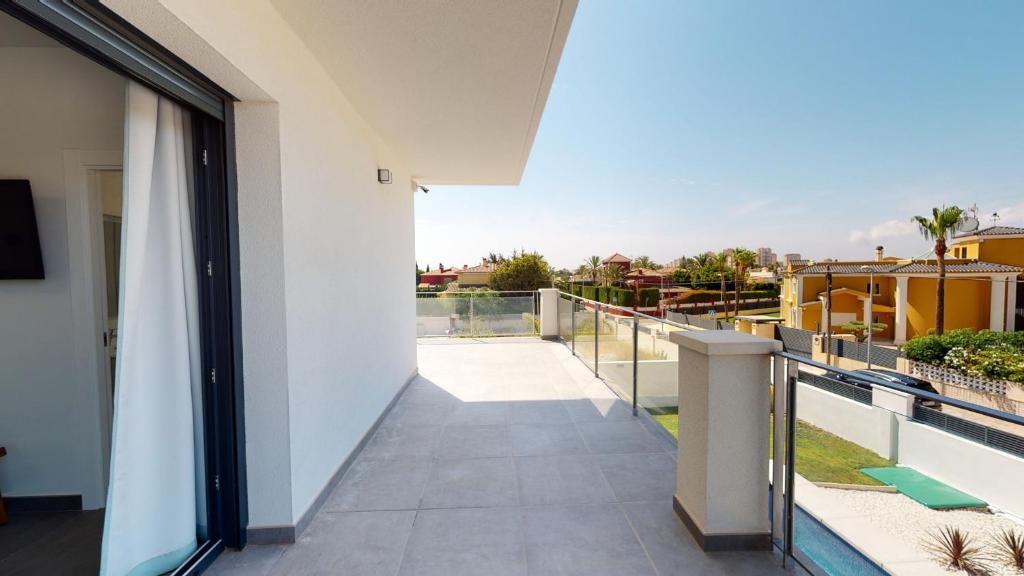 Luxury Modern & Sunny Villa, San Juan de Alicante – Updated ...