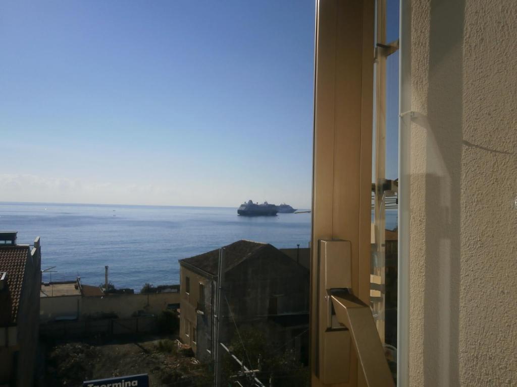 Foto dalla galleria di Hotel Pensione Cundari a Taormina