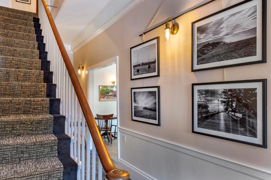 Essex Street Inn & Suites, an Ascend Collection Hotel photo