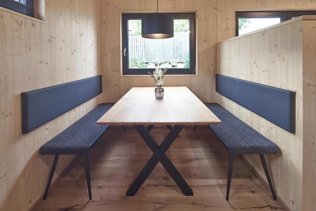 Fotografie z fotogalerie ubytování Black Forest Lodges - gehobene Ferienwohnungen mit Privatsaunas v destinaci Tulfes