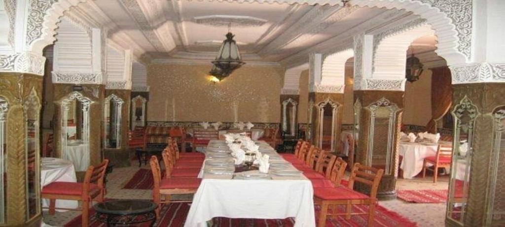 Restaurace v ubytování Hôtel Restaurant Les Etoiles Du Toubkal