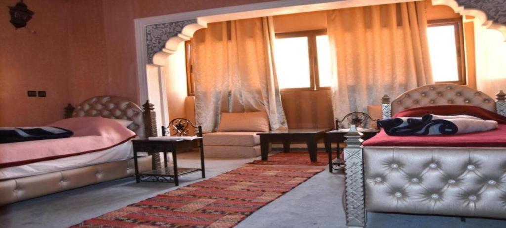 Posezení v ubytování Hôtel Restaurant Les Etoiles Du Toubkal