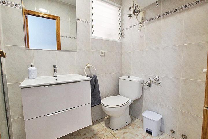 Koupelna v ubytování APN Apartamento Playa de Guardamar