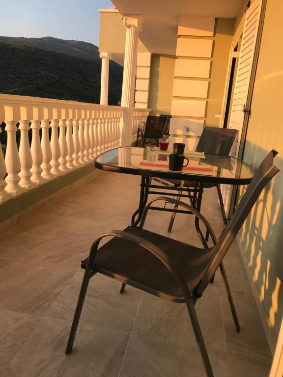 A balcony or terrace at dpatina