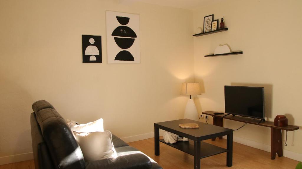 MAISON COSY - HYPERCENTRE GRAULHET - 6 PERS - Housity