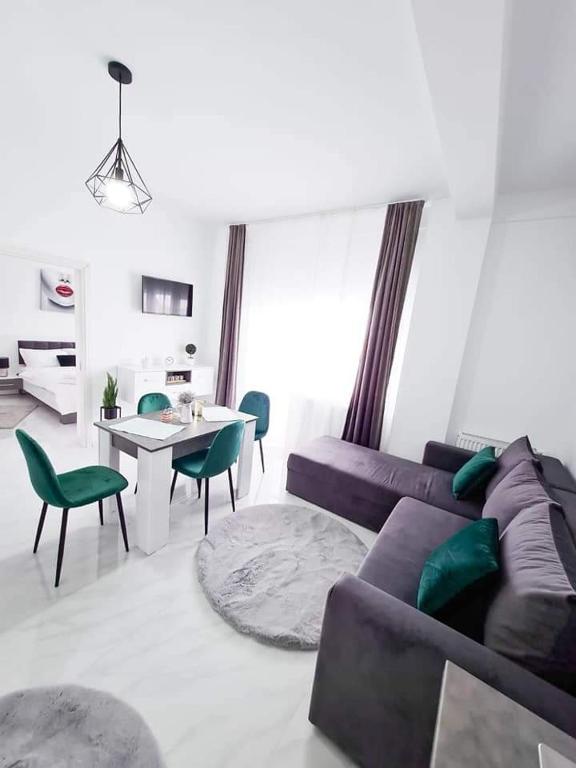 Cultivating Green Apartments: A Guide to Integrating Nature in Small ...