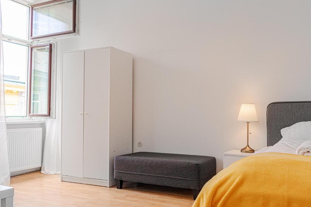 Posteľ alebo postele v izbe v ubytovaní Pleasing 2BR Apt. AKH-Perfect for Groups