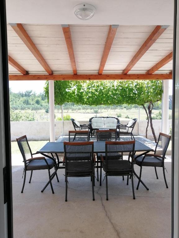 Fotografie z fotogalerie ubytování Holiday house Tunjarice v destinaci Obrovac