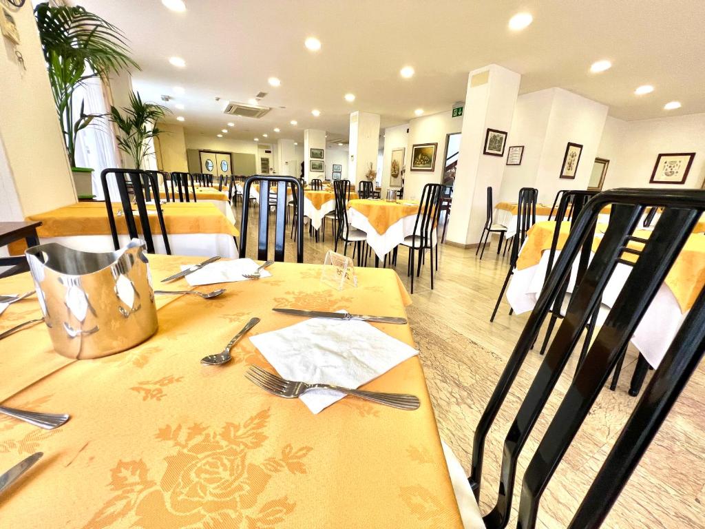 Restaurace v ubytování Hotel B&B Montecarlo