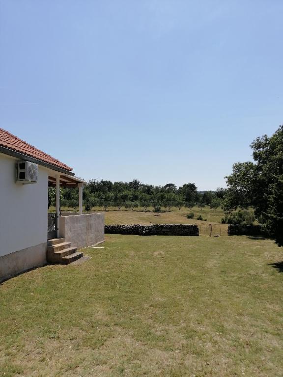 Zahrada ubytování Holiday house Tunjarice