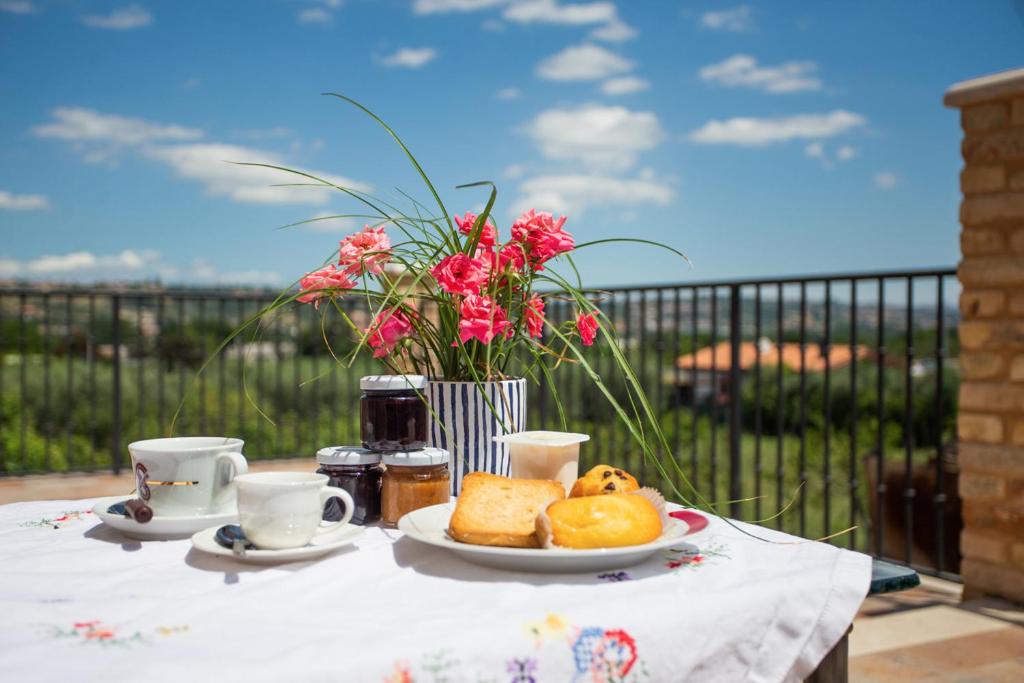 Jedlo v ubytovaní bed & breakfast alebo blízkom okolí
