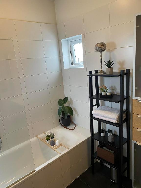Koupelna v ubytování Spacious 3BR Condo near Blue lagoon 15M Airport 9M