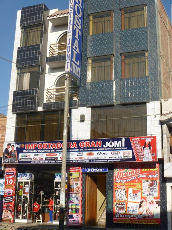 Supermarket nebo jiné obchody v  hotelu nebo okolí