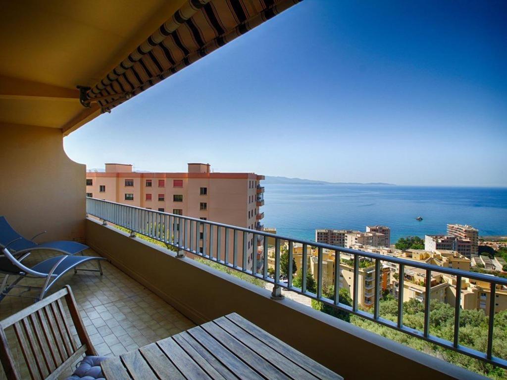 Fotografia z galérie ubytovania Appartement avec terrasse vue mer près du centre et plages, parking inclus - FR-1-61-594 v destinácii Ajaccio