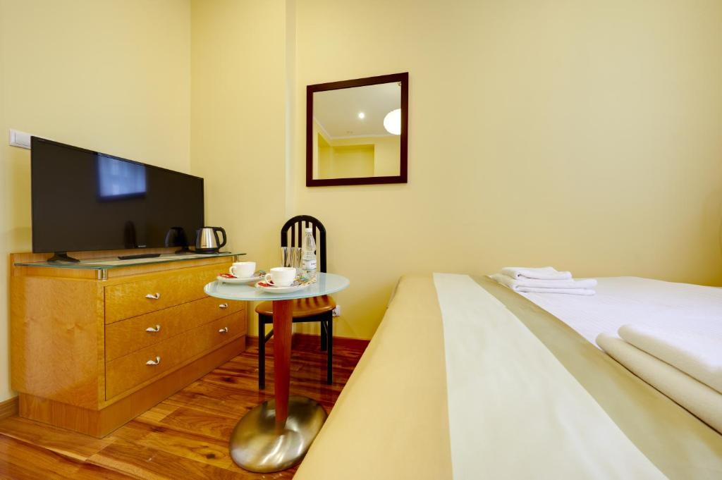 Jagiellonska 3 ApartHotel - Duze przestronne pokoje, centrum miasta, szybkie WiFi - Resim 41