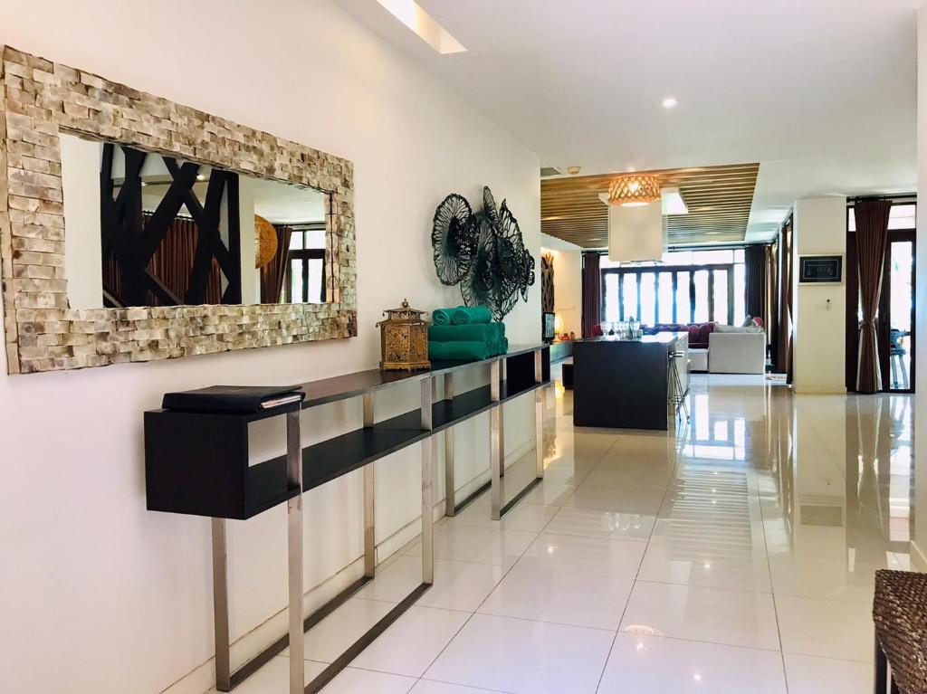 Fotografie z fotogalerie ubytování Amatapura Beachfront Villa 10 , SHA Certified v destinaci Ao Nam Mao