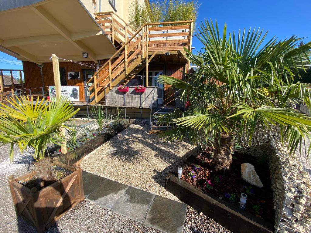 Zahrada ubytování Gîte du Silo Loft atypique ,Tournesol , spa&piscine couverte