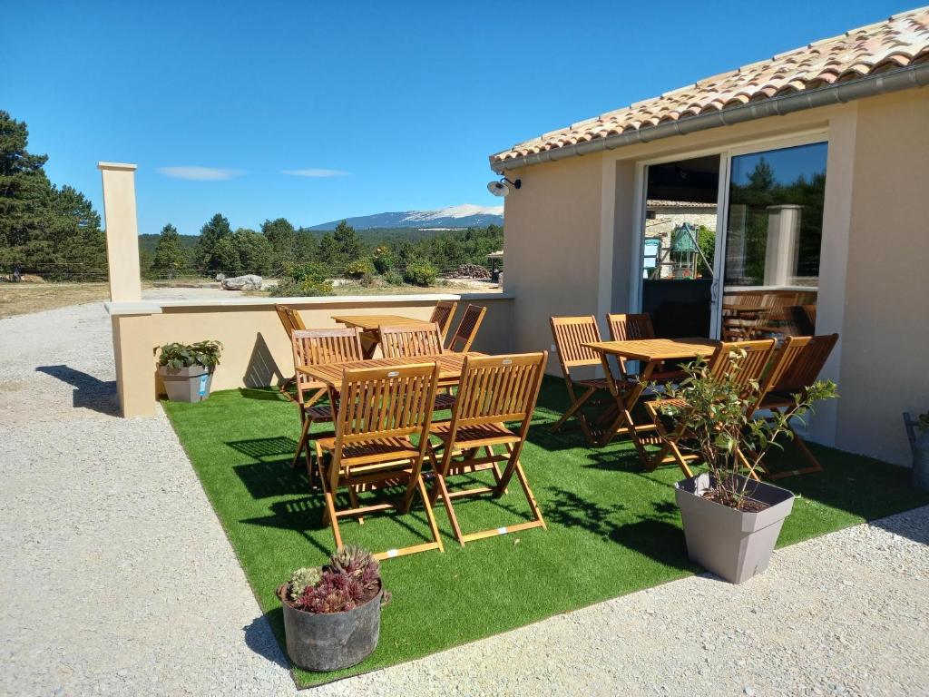 Foto da galeria de A Ventoux Yourte em Monieux