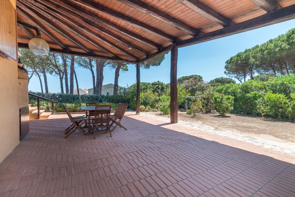 A garden outside Domus Mea