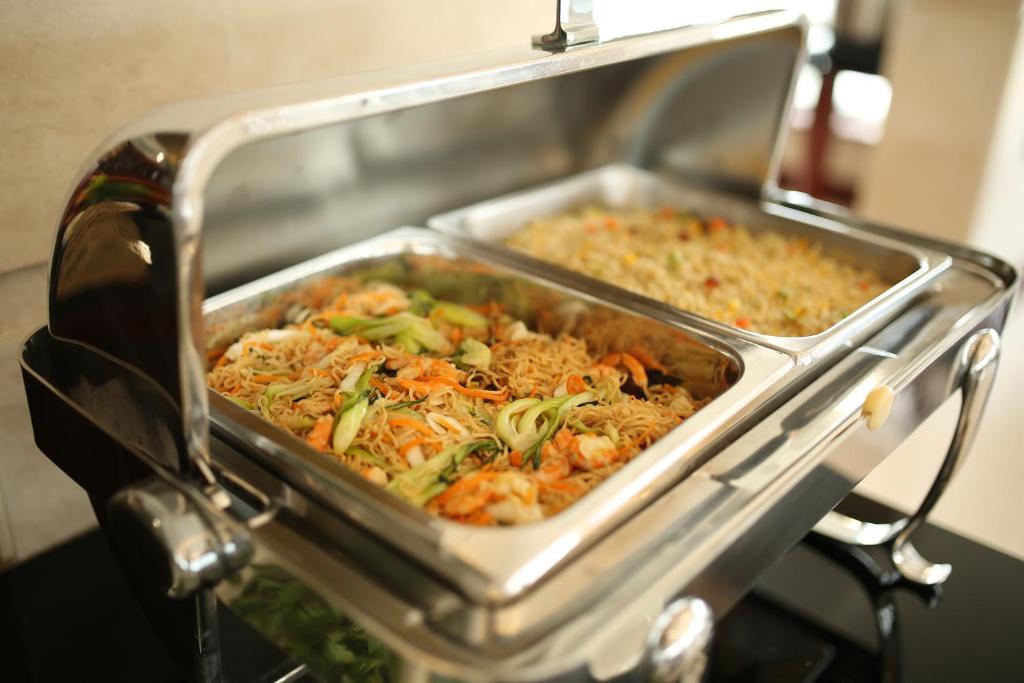 ホテルの敷地内または近くでの食事または食べ物