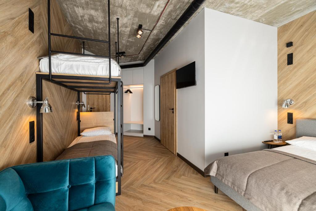 Da Home Urban Hotel self check-in - Quadruple Room With Private Bathroom