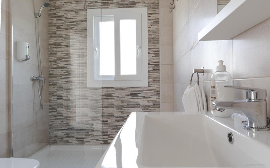 Kúpeľňa v ubytovaní Gran Villa Roquetas Beach & Golf Playa Serena