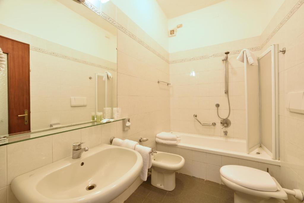 Hotel Diano Marina Mhotelsgroup - Camera Quadrupla Classica
