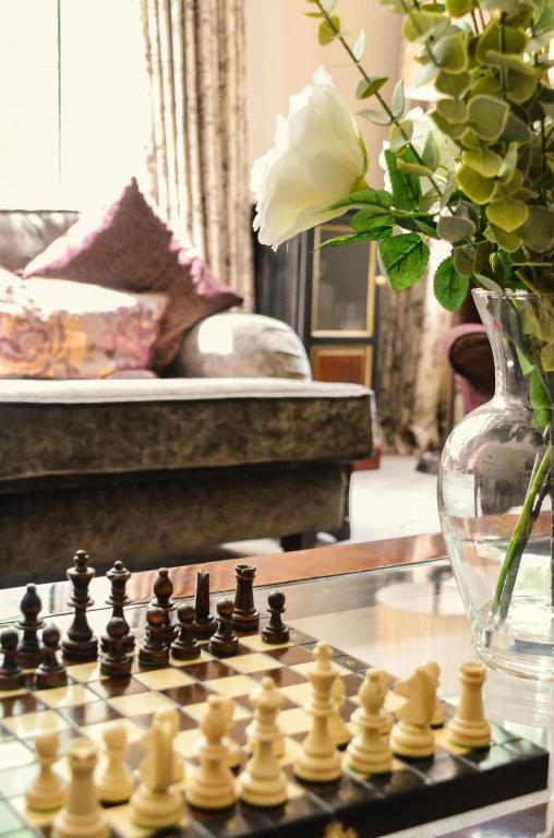 Gregory by the Warren Collection - Resim 19