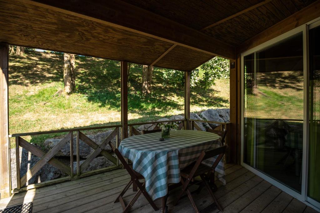 Camping Beau Rivage - Chalet Met 2 Slaapkamers