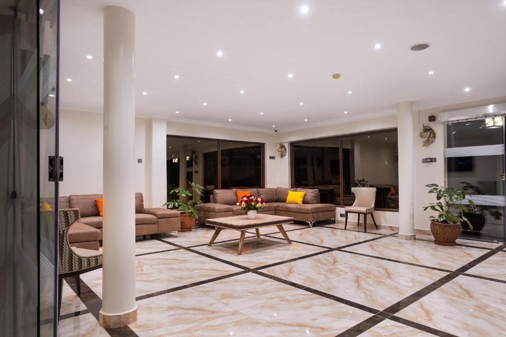 Posezení v ubytování West Lerruat Hotel