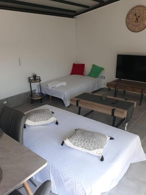 Telewizja i/lub zestaw kina domowego w obiekcie CASA TONIA