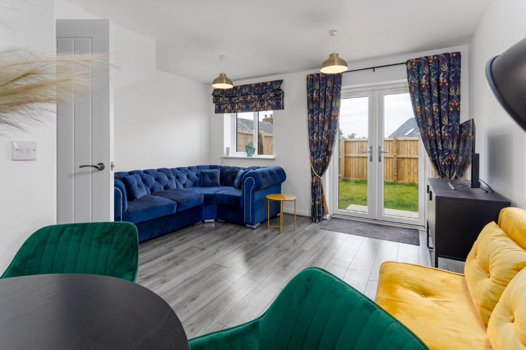 Air Host and Stay Beautiful new build 3 bedroom house sleeps 7