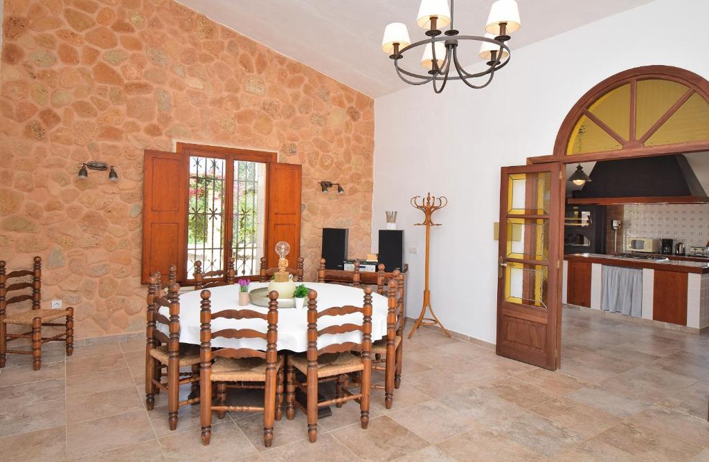 Kuchyň nebo kuchyňský kout v ubytování 239 Villa Biniaco ETV4993 by Mallorca Charme
