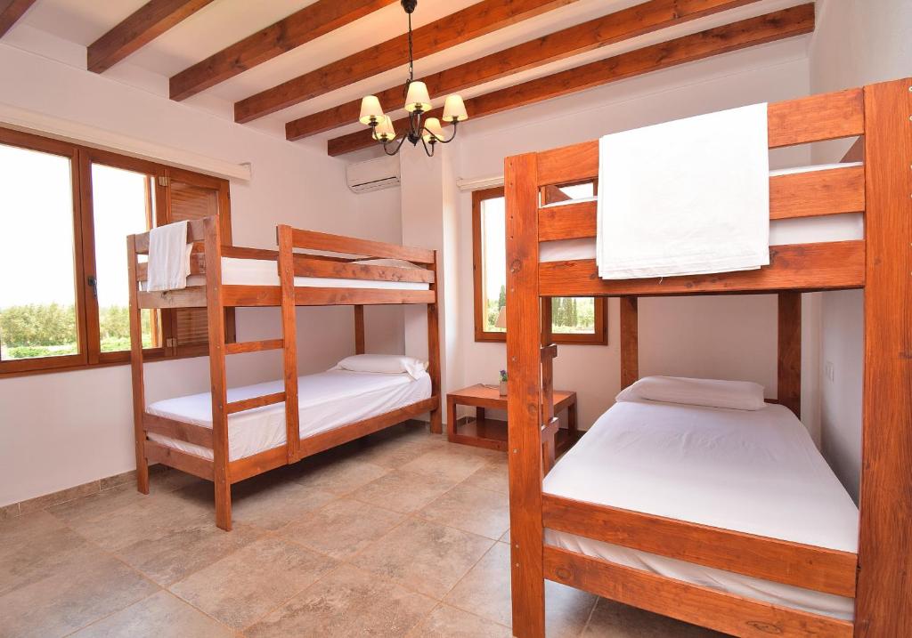 Postel nebo postele na pokoji v ubytování 239 Villa Biniaco ETV4993 by Mallorca Charme