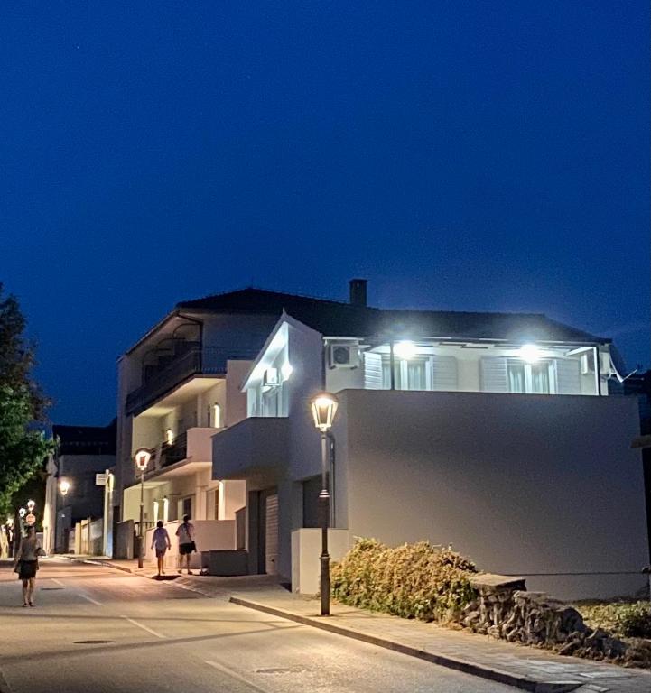 Budova, kde se aparthotel nachází