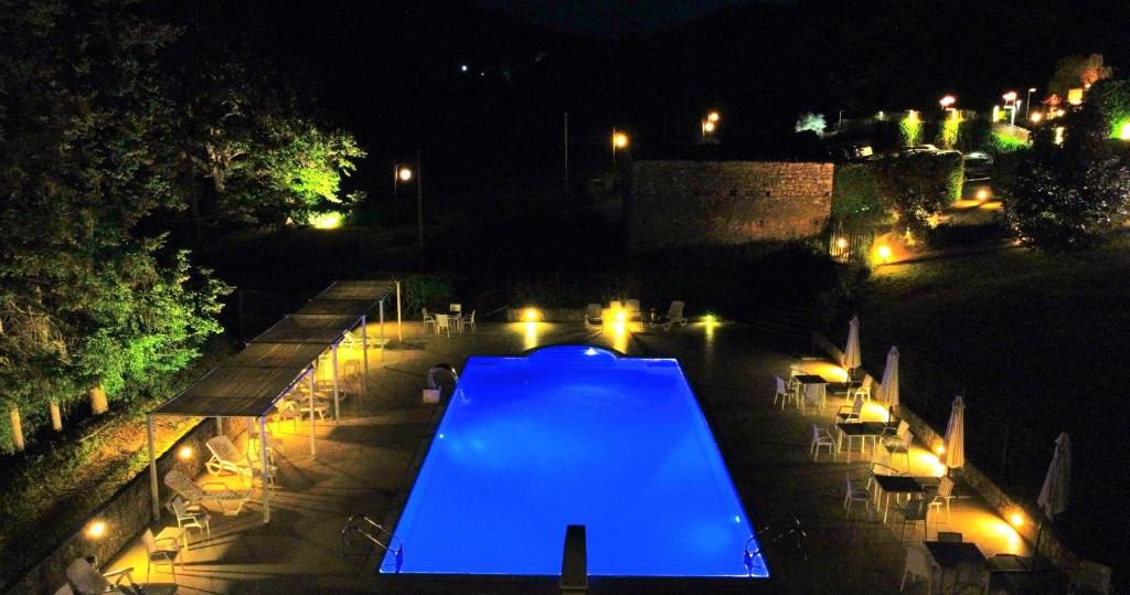 Bazén v ubytování Sotto Il Cielo Hotel nebo v jeho okolí