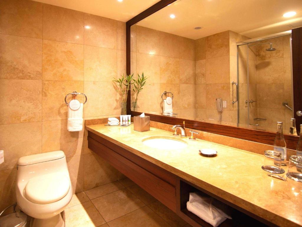Koupelna v ubytování Swissotel Quito