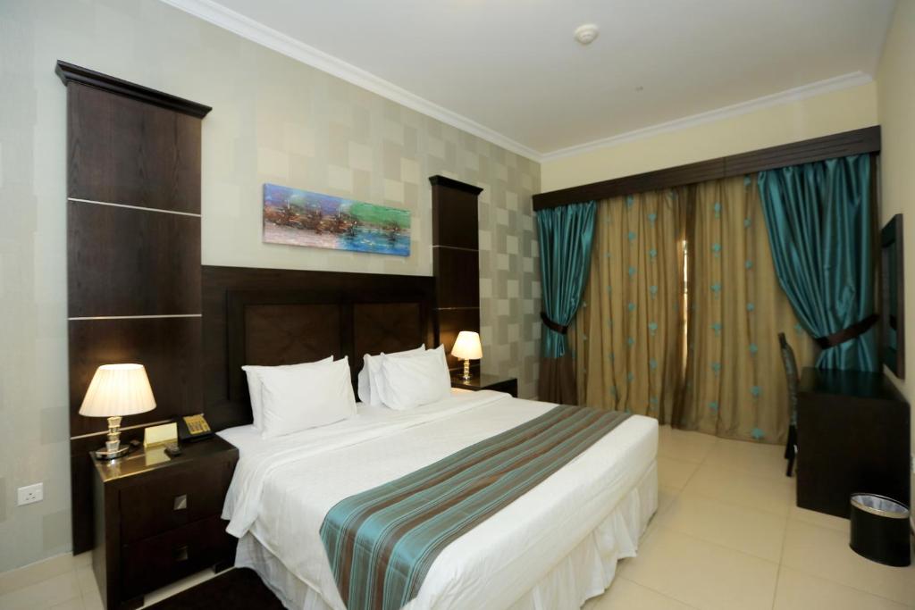 
Superior One-Bedroom Apartment
