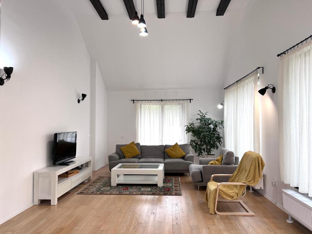 Gallery image of Villa NOVA Cozy and Modern -5 min from center in Bran