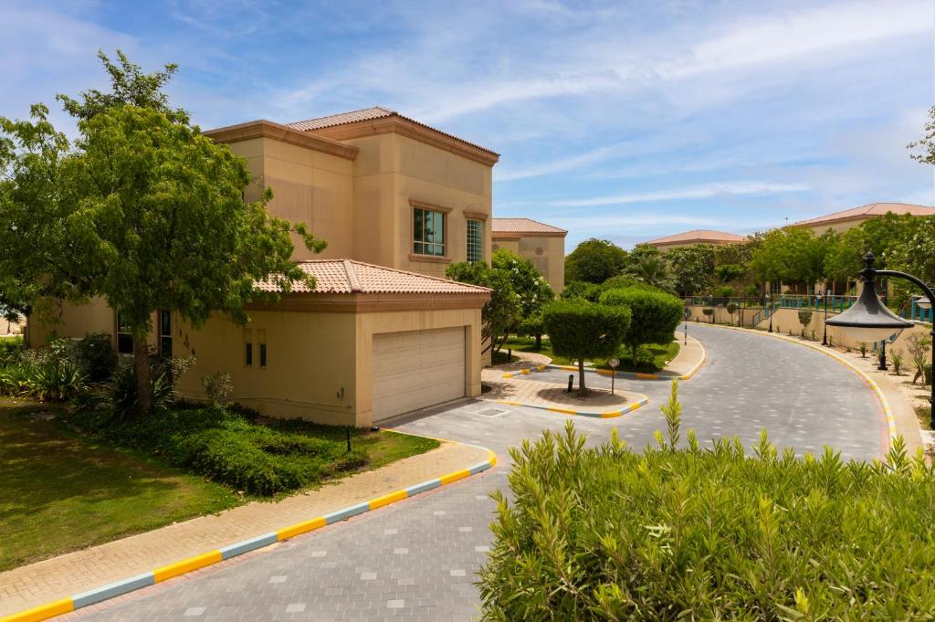 
Two Bedroom VillaFree daily shuttle bus to Yas attractions, Yas Mall and Grand Mosque
