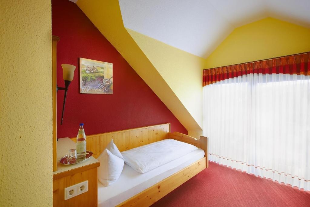 Landhotel Lembergblick - Single Room