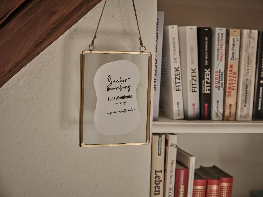 Knihovna v apartmánu
