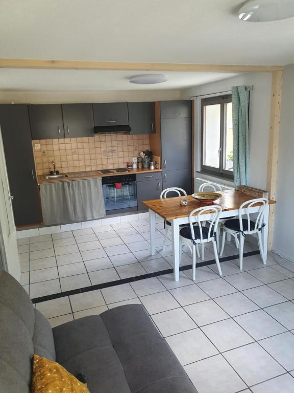 Kuchyň nebo kuchyňský kout v ubytování Appartement Fully